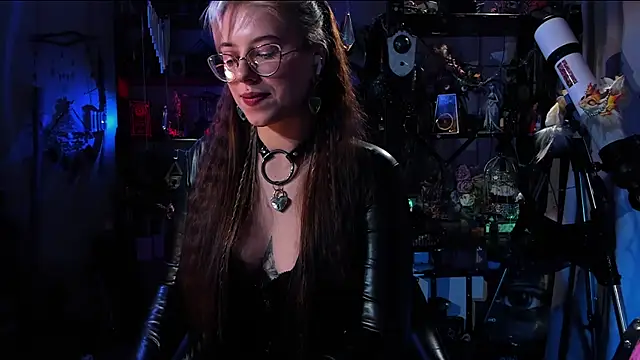 Snapshot of Scarlett_Wanner chatting on February 19, 2025, 8:20 pm Scarlett Wanner online show from February 19, 2025, 8:20 pm