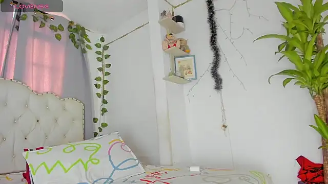 Snapshot of khalyn_jenner chatting on September 26, 2025, 7:54 pm khalyn jenner online show from September 26, 2025, 7:54 pm