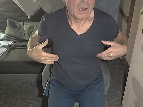 Snapshot of kiam471 chatting on October 28, 2025, 12:11 am kiam471 online show from October 28, 2025, 12:11 am