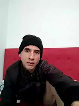 Snapshot of FlavioMadrid_ chatting on July 8, 2026, 9:26 pm FlavioMadrid online show from July 8, 2026, 9:26 pm