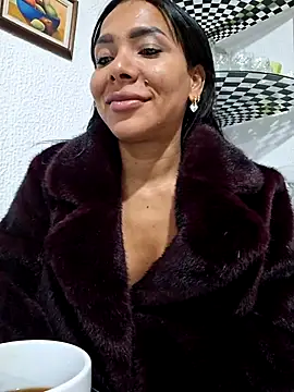 Snapshot of Doll_Loren chatting on May 31, 2026, 11:27 am Doll Loren online show from May 31, 2026, 11:27 am