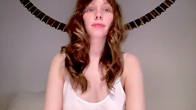 Snapshot of Nikki_Mimimi chatting on December 19, 2025, 10:06 am Nikki Mimimi online show from December 19, 2025, 10:06 am