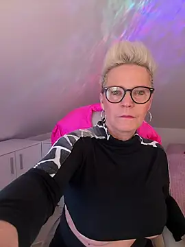 Snapshot of German_Milf chatting on April 4, 2026, 12:45 pm German Milf online show from April 4, 2026, 12:45 pm