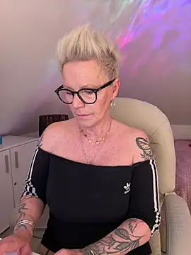 Snapshot of German_Milf chatting on April 7, 2026, 12:51 pm German Milf online show from April 7, 2026, 12:51 pm
