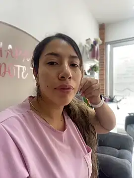 daniela henao online show from April 23, 2026, 3:02 pm