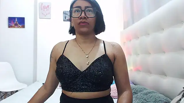 Snapshot of hornywife_ chatting on September 19, 2025, 7:29 pm hornywife online show from September 19, 2025, 7:29 pm