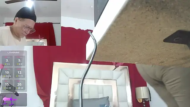 candyrojas online show from December 5, 2025, 7:29 am