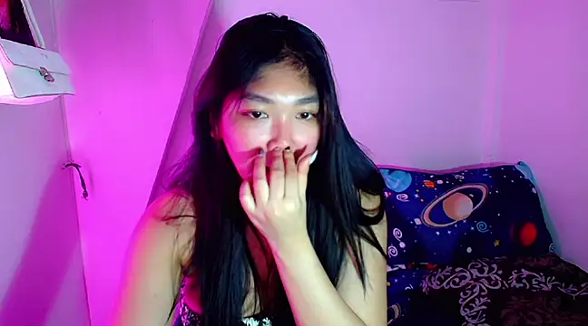 Snapshot of TR4NSCUTI3 chatting on February 26, 2025, 2:08 am TR4NSCUTI3 online show from February 26, 2025, 2:08 am