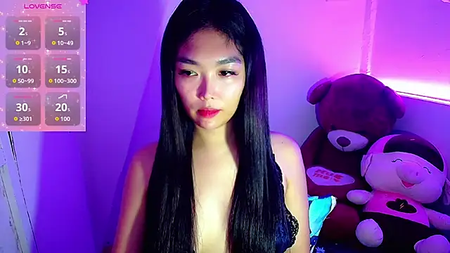 Snapshot of TR4NSCUTI3 chatting on October 27, 2025, 7:59 pm TR4NSCUTI3 online show from October 27, 2025, 7:59 pm