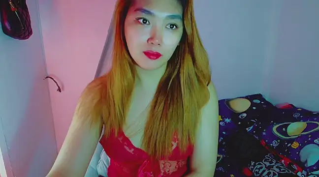 Snapshot of TR4NSCUTI3 chatting on December 2, 2024, 8:50 pm TR4NSCUTI3 online show from December 2, 2024, 8:50 pm