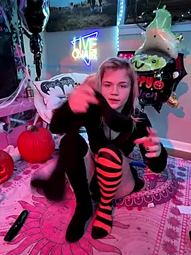 Cutiepiespanks online show from October 29, 2025, 12:09 am