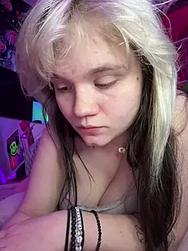 Snapshot of Cutiepiespanks chatting on May 8, 2026, 7:12 am Cutiepiespanks online show from May 8, 2026, 7:12 am