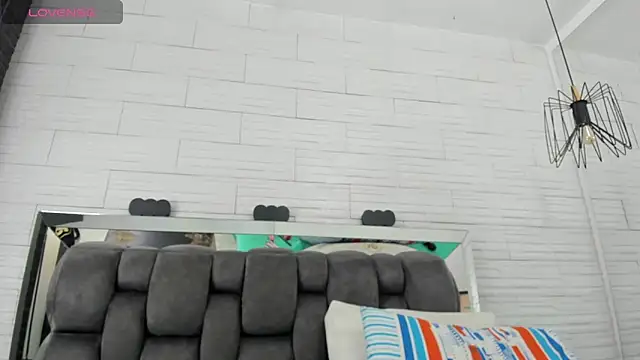 Snapshot of allice_green chatting on April 24, 2026, 1:29 am allice green online show from April 24, 2026, 1:29 am