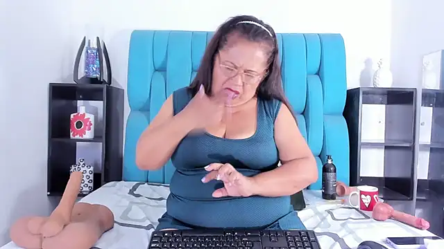 Keira Lennox online show from March 8, 2025, 6:16 pm