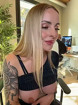 EmaSalis online show from November 19, 2025, 2:06 pm