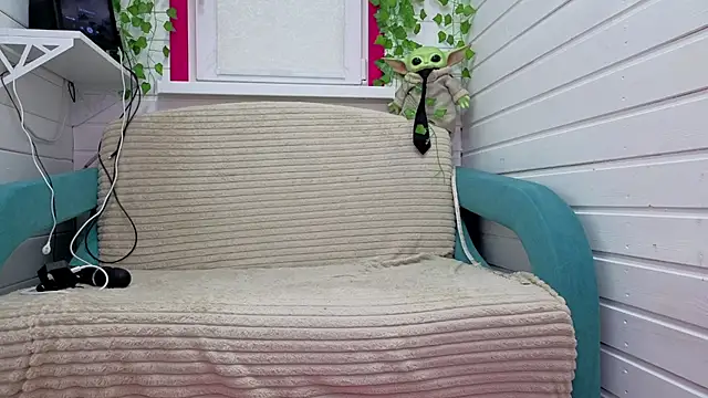 Snapshot of Misss_Vikk chatting on November 12, 2025, 5:55 am Misss Vikk online show from November 12, 2025, 5:55 am