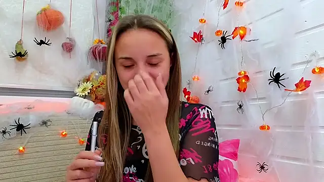 Snapshot of Misss_Vikk chatting on November 1, 2025, 3:17 pm Misss Vikk online show from November 1, 2025, 3:17 pm