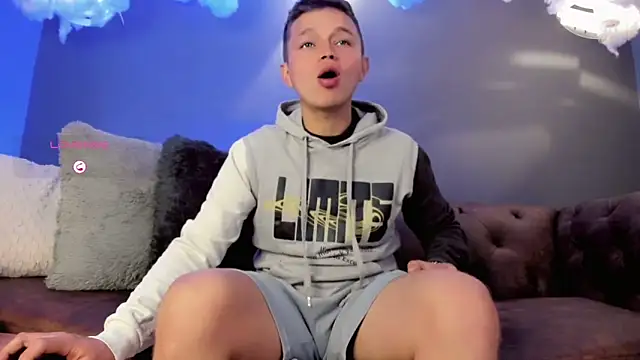 Snapshot of Tim_wolf chatting on November 9, 2025, 7:40 pm Tim wolf online show from November 9, 2025, 7:40 pm