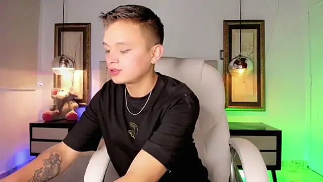 Snapshot of Tim_wolf chatting on November 14, 2025, 10:02 pm Tim wolf online show from November 14, 2025, 10:02 pm