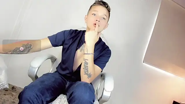 Snapshot of Tim_wolf chatting on December 3, 2025, 8:52 pm Tim wolf online show from December 3, 2025, 8:52 pm