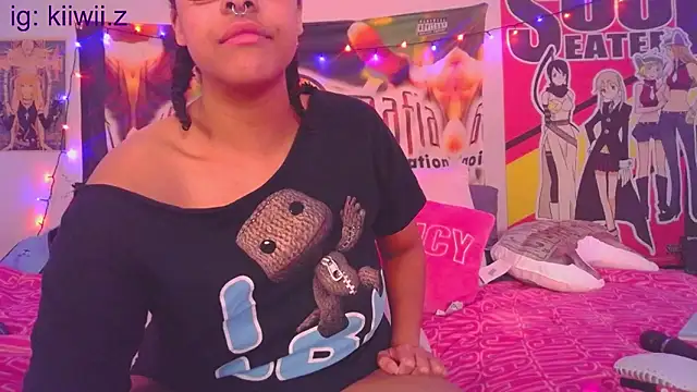 Snapshot of N1NT3NDH03 chatting on February 6, 2025, 5:35 am N1NT3NDH03 online show from February 6, 2025, 5:35 am