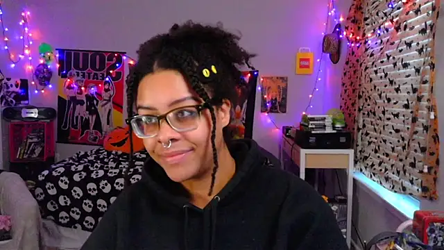 Snapshot of N1NT3NDH03 chatting on September 29, 2025, 12:11 pm N1NT3NDH03 online show from September 29, 2025, 12:11 pm