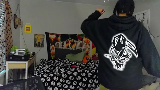 Snapshot of N1NT3NDH03 chatting on October 2, 2025, 12:19 pm N1NT3NDH03 online show from October 2, 2025, 12:19 pm