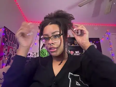 Snapshot of N1NT3NDH03 chatting on December 5, 2025, 4:22 am N1NT3NDH03 online show from December 5, 2025, 4:22 am