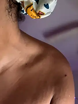 Snapshot of N1NT3NDH03 chatting on October 29, 2025, 10:36 am N1NT3NDH03 online show from October 29, 2025, 10:36 am