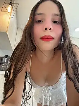 Snapshot of MiaJacksonn chatting on May 7, 2026, 1:14 pm MiaJacksonn online show from May 7, 2026, 1:14 pm