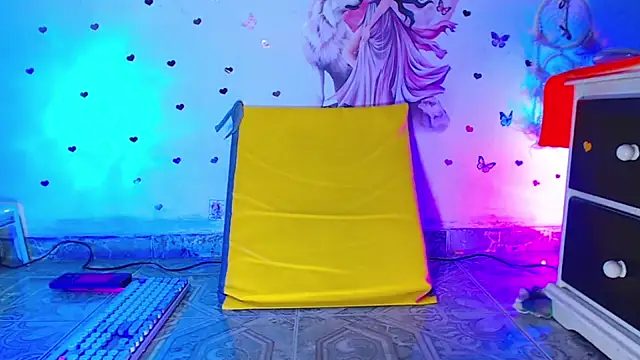 oliviarodriguez2u online show from November 8, 2025, 10:46 pm