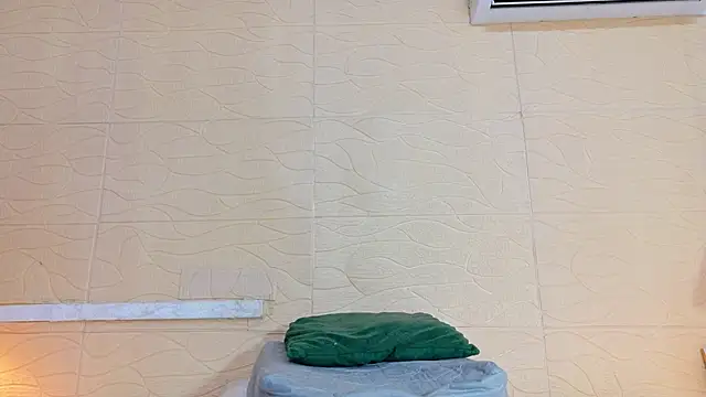 Snapshot of Sweet_baby_hellen chatting on March 14, 2025, 4:10 am Sweet baby hellen online show from March 14, 2025, 4:10 am