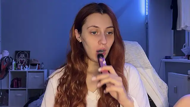 Uniarten online show from October 30, 2025, 7:44 pm