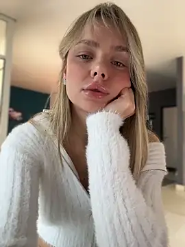 Snapshot of Kylie_Desire chatting on November 25, 2025, 4:57 am Kylie Desire online show from November 25, 2025, 4:57 am