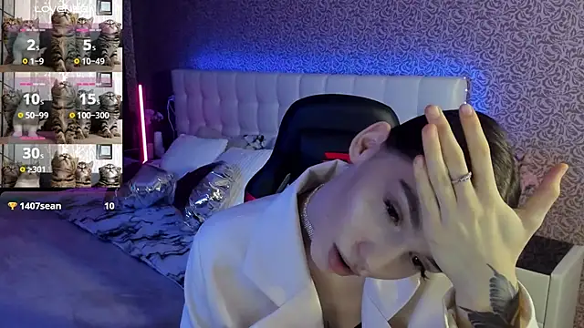 SophieCatty online show from February 25, 2025, 9:53 am