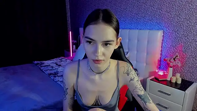 SophieCatty online show from March 19, 2025, 6:55 pm