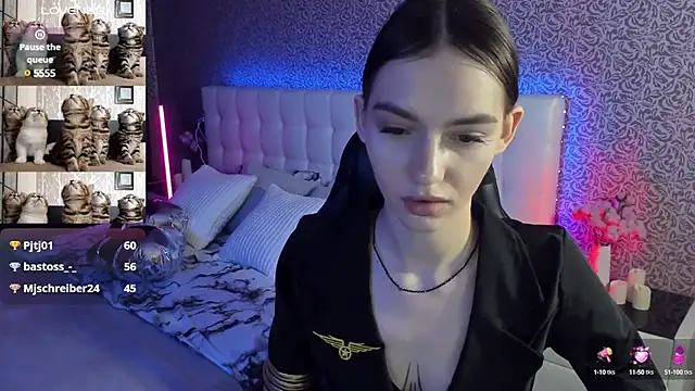 SophieCatty online show from March 10, 2025, 6:01 pm