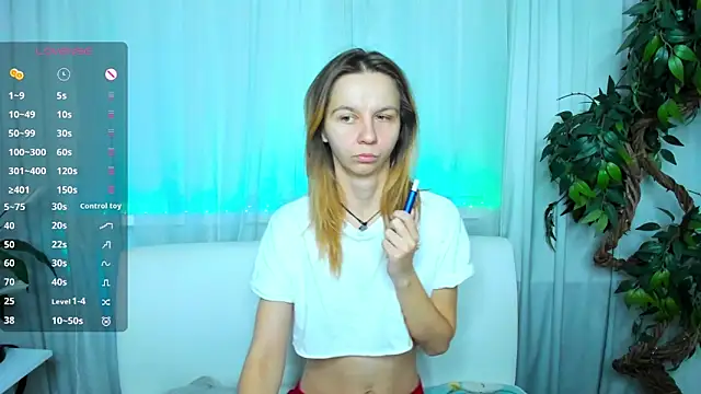 Snapshot of Bell_a_mi_ chatting on November 6, 2025, 11:14 am Bell a mi online show from November 6, 2025, 11:14 am