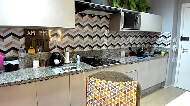 itsyourcassie online show from February 18, 2025, 12:37 am