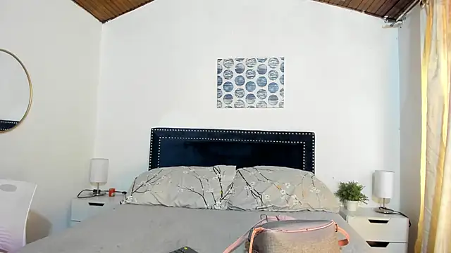 ZulyMichels online show from October 28, 2025, 12:26 pm