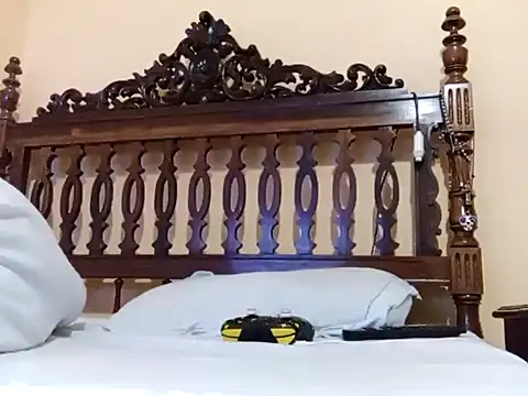 Snapshot of White_rabbit_ chatting on February 2, 2025, 9:02 pm White rabbit  online show from February 2, 2025, 9:02 pm