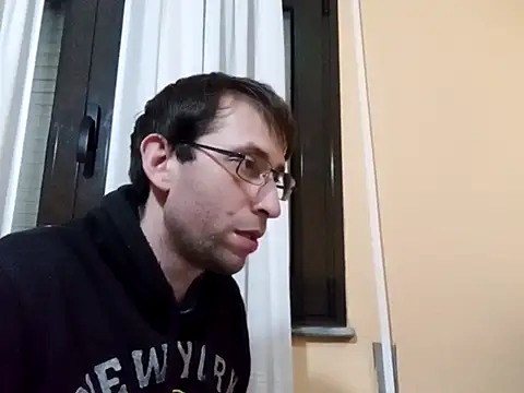 Snapshot of White_rabbit_ chatting on March 16, 2025, 9:47 pm White rabbit  online show from March 16, 2025, 9:47 pm