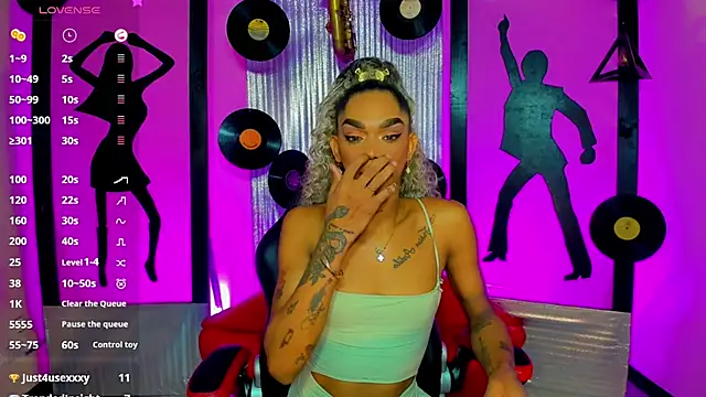 Snapshot of nickyminach_ chatting on February 17, 2026, 3:15 am nickyminach online show from February 17, 2026, 3:15 am