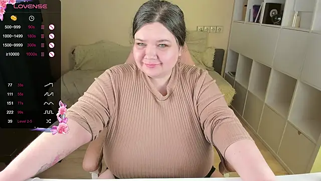 PlumPie online show from November 10, 2025, 12:26 am