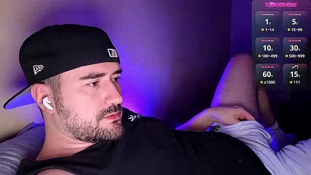 Snapshot of DominantTheo chatting on March 3, 2026, 4:19 am DominantTheo online show from March 3, 2026, 4:19 am