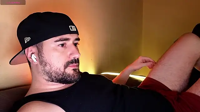 Snapshot of DominantTheo chatting on February 18, 2026, 3:37 am DominantTheo online show from February 18, 2026, 3:37 am