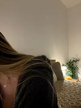 Eva Ryen online show from October 4, 2025, 4:52 pm