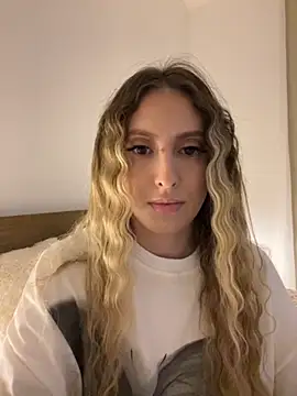 Eva Ryen online show from November 7, 2025, 5:17 pm