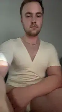 Snapshot of Maxmusterman20023 chatting on October 6, 2025, 10:43 pm Maxmusterman20023 online show from October 6, 2025, 10:43 pm