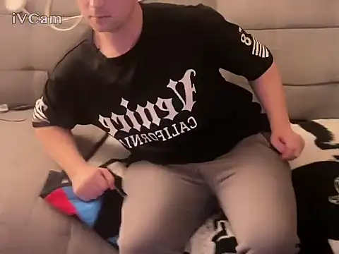 Snapshot of Maxmusterman20023 chatting on October 13, 2025, 6:31 pm Maxmusterman20023 online show from October 13, 2025, 6:31 pm